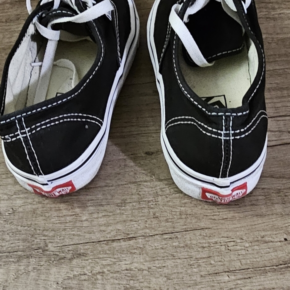 Vans - Picture 3 of 4